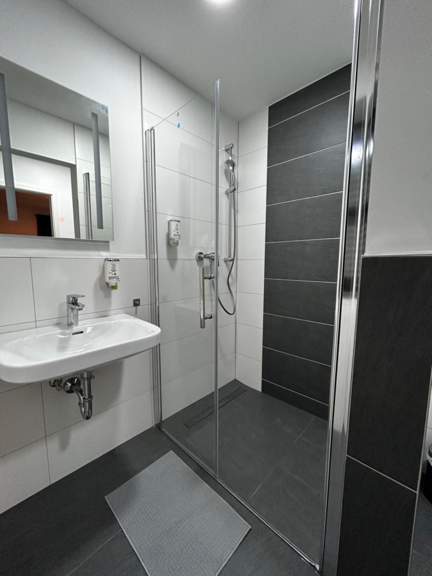 Olymp Wettenberg - Monteurzimmer Launsbach エクステリア 写真